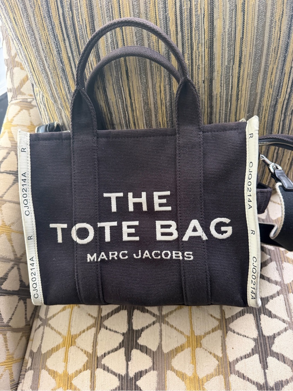 Marc Jacobs Black Canvas 'The Tote Bag' with White Accent - Picture 3 of 4